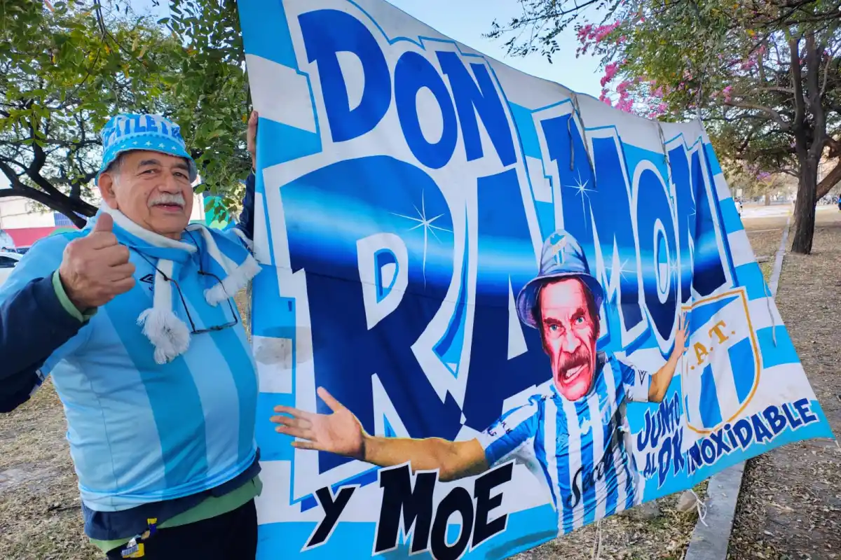 El hincha de más de 70 años que mezcla su pasión por Atlético Tucumán con Don Ramón del Chavo del 8