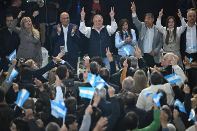 El PJ tucumano presentó su lista: El peronismo está más fuerte que nunca; le vamos a ganar de punta a punta, dijo Jaldo