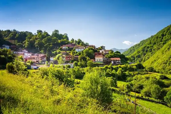 Este es el tesoro oculto de Asturias con la mejor fabada de 2025 y paisajes de ensueño