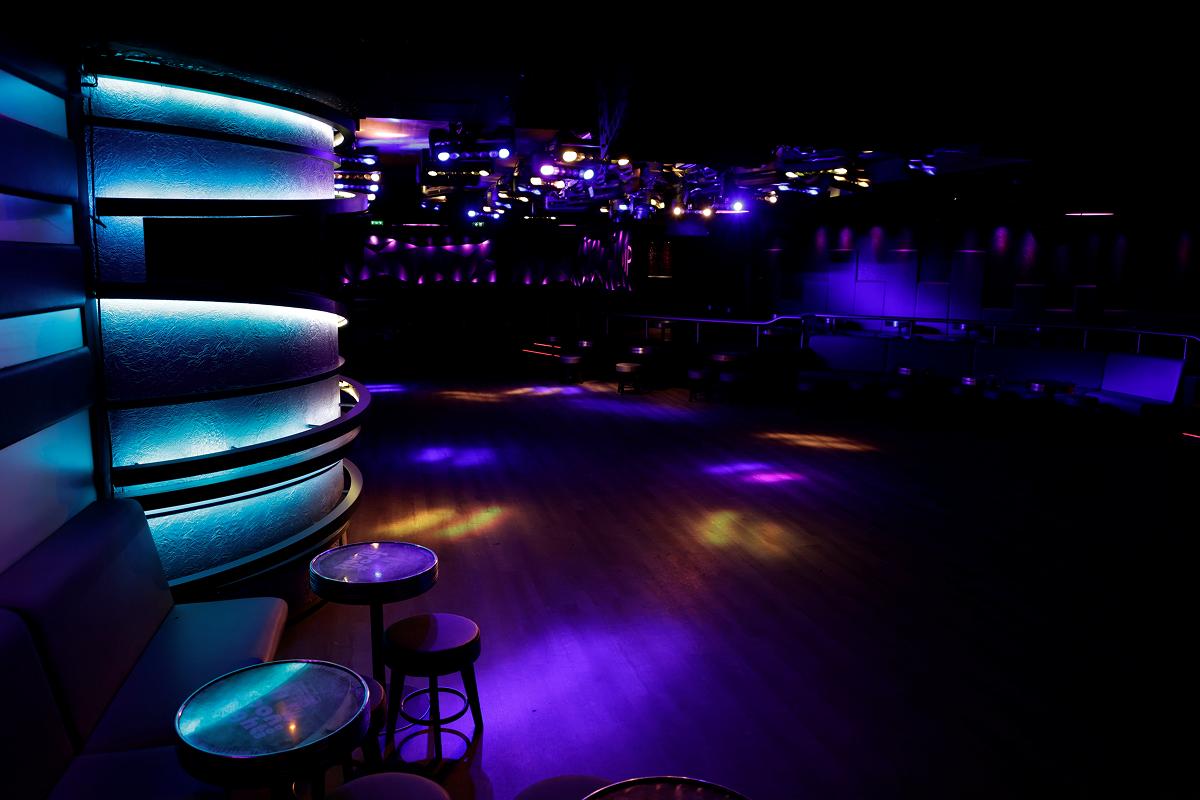 OCIO NOCTURNO. La pandemia, las redes sociales y la crisis económica modificaron la diversión nocturna. / REUTERS