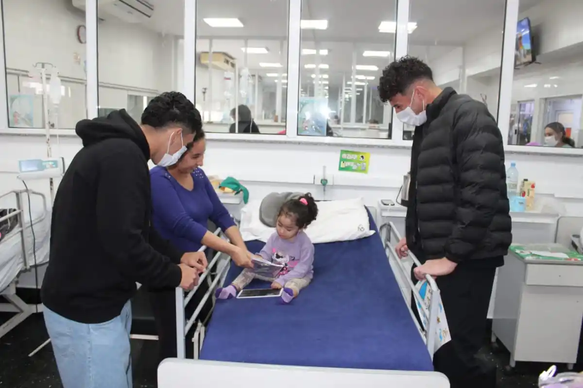 Matías Mansilla y Nicolás Laméndola asistieron al Hospital del Niño Jesús.