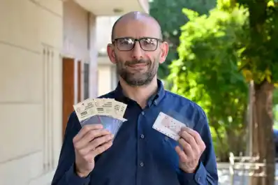 Es tucumano y creó una tarjeta con todo el kit de geometría