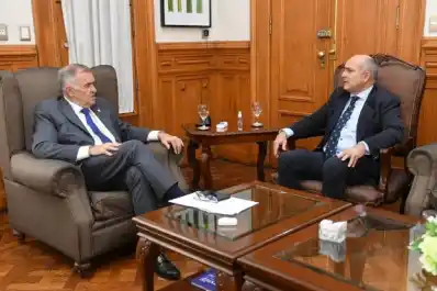 Controversia por un tramo de la Ruta 329: El gobernador me dijo que no me haga al pícaro