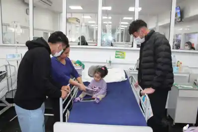 Atlético Tucumán llevó sonrisas y regalos al Hospital del Niño Jesús en la previa del Día del Niño