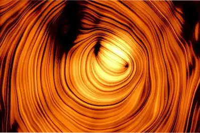 Descubrieron el Ojo de Saurón, un núcleo galáctico que envía chorros de partículas a la Tierra