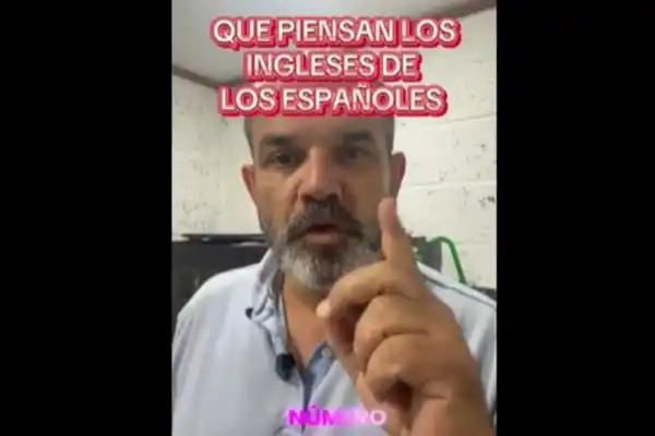 Un tiktoker revela los clichés que los ingleses tienen sobre los españoles