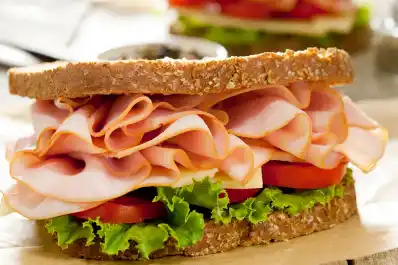 Dos ideas de panes de avena, sin harinas y fáciles de armar, para preparar sanguchitos