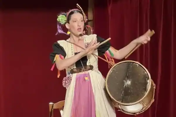 Vero Paz les canta a los niños en “Pum-Pum al cerro voy”