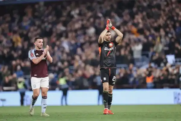 La verdadera razón de la ausencia de Dibu Martínez en el debut del Aston Villa en la Premier League
