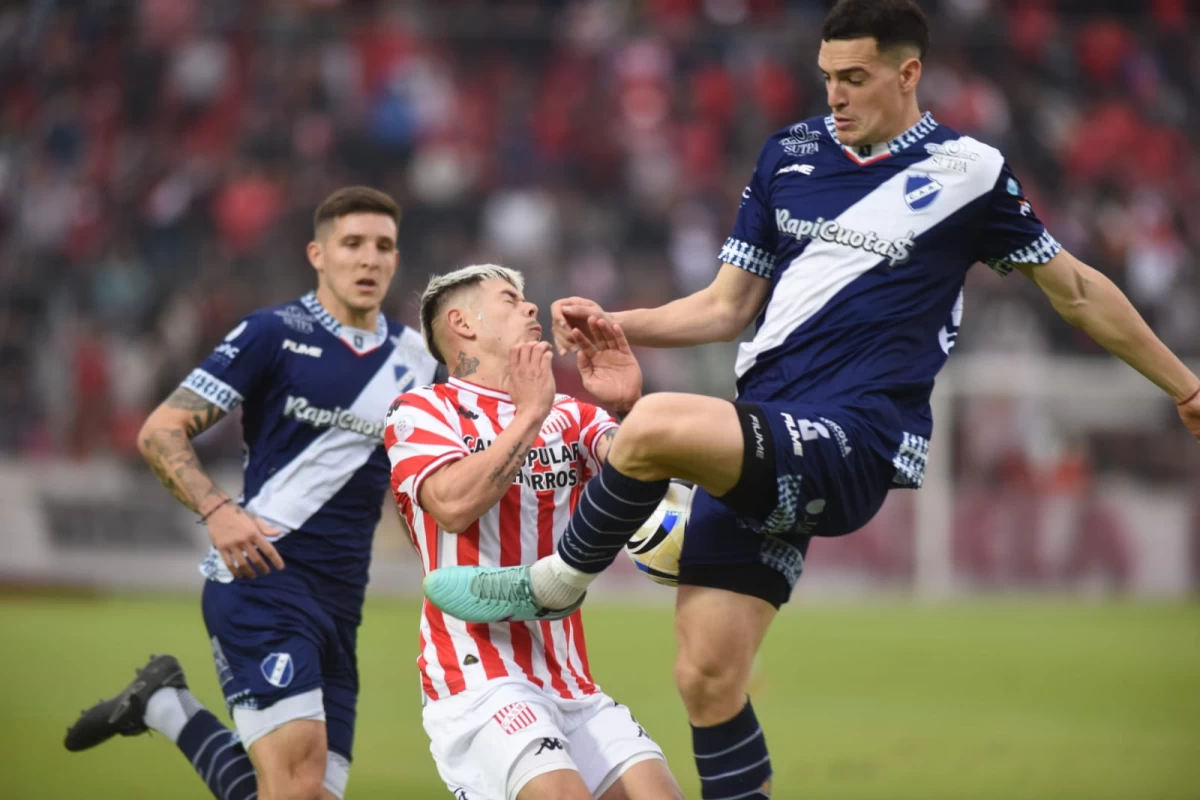 LAS PELEÓ A TODAS. Franco García fue uno de los pocos jugadores de San Martín que buscó generar desequilibrio en el uno contra uno.