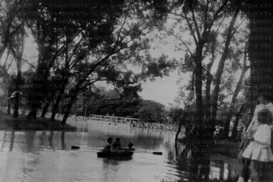Recuerdos fotográficos: 1961. Tras un fuerte chaparrón, quedó inaugurado el lago del parque