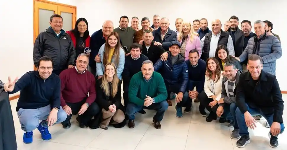 Tras presentar la lista, Jaldo y Chahla reúnen a referentes del PJ en la Capital