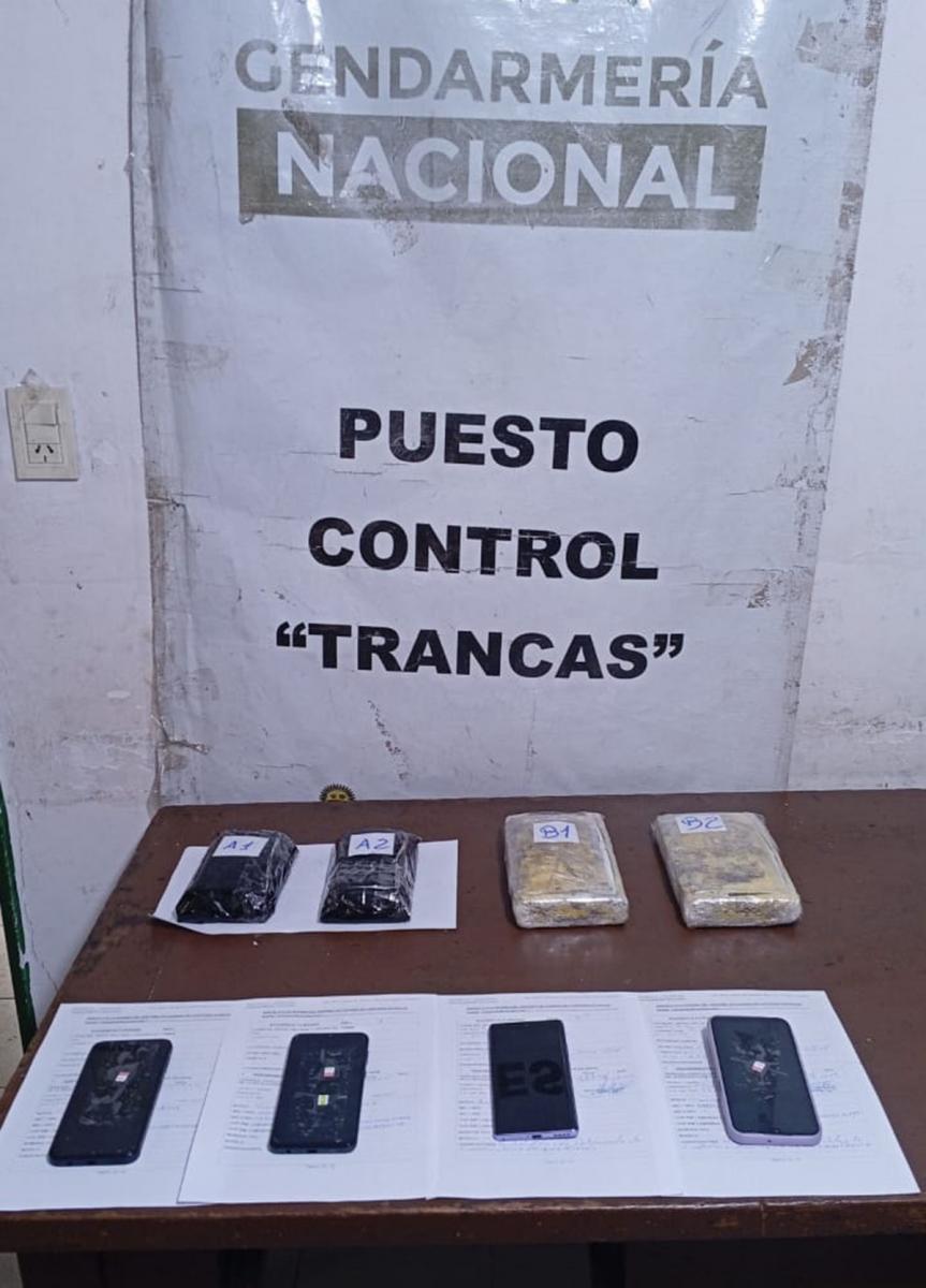 “VALIJERAS”. Dos jóvenes llevaban en distintos micros valijas con cocaína.