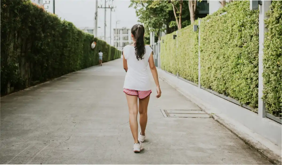 ¿Cómo caminar para aliviar el dolor de rodilla?