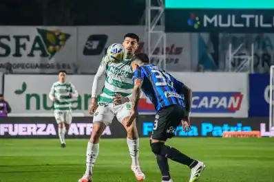 Atlético Tucumán empató 2-2 frente a Sarmiento de Junín