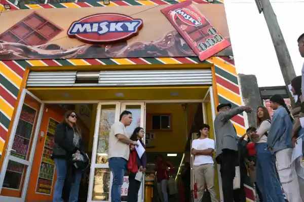 Dieciséis jóvenes tucumanos acceden a su primer empleo mediante un programa municipal de capacitación laboral