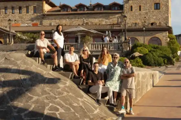 Karlos Arguiñano presume de familia numerosa en sus vacaciones: así son los siete hijos del cocinero