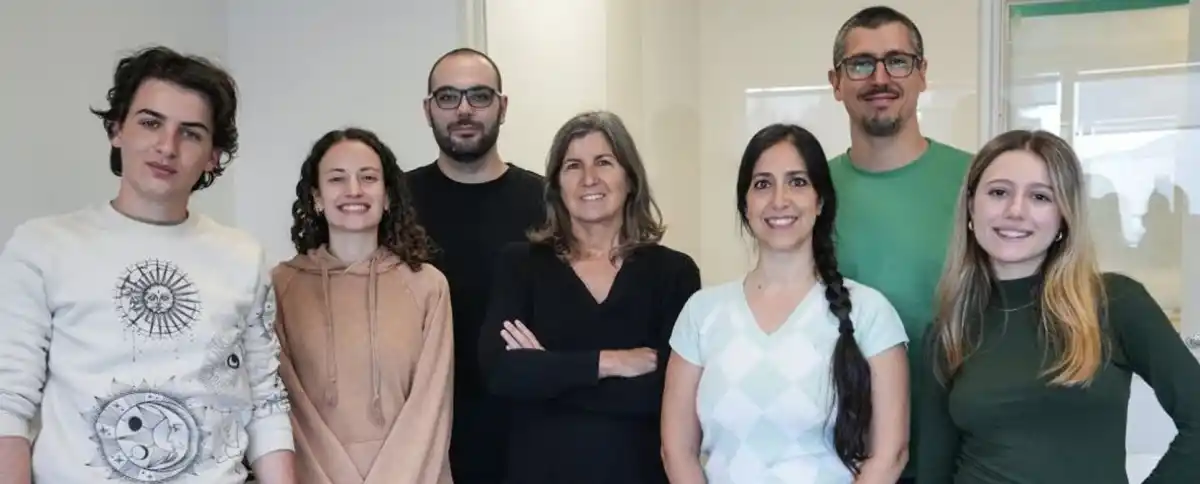 CIENTÍFICOS ARGENTINOS. Pedro Martínez Viademonte, Greta Pérez Alsina, Abraham Yeffal, Valeria Della Maggiore, Gabriela De Pino, Agustín Solano y Camila Smith, integrantes del proyecto