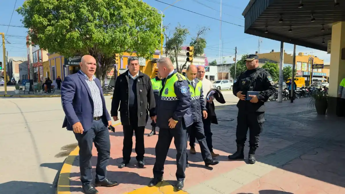 Alberdi refuerza la seguridad para los festejos de agosto: más de 1.200 efectivos en los desfiles principales