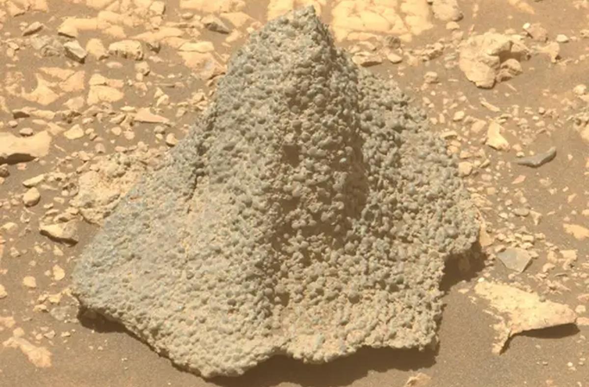 Un robot de la NASA observó lo que podría ser basura humana antigua en Marte