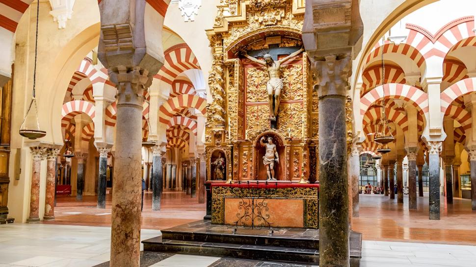 LA CATEDRAL DE CÓRDOBA. Antiguamente era una mezquita. El sincretismo cristiano-musulmán a pleno.