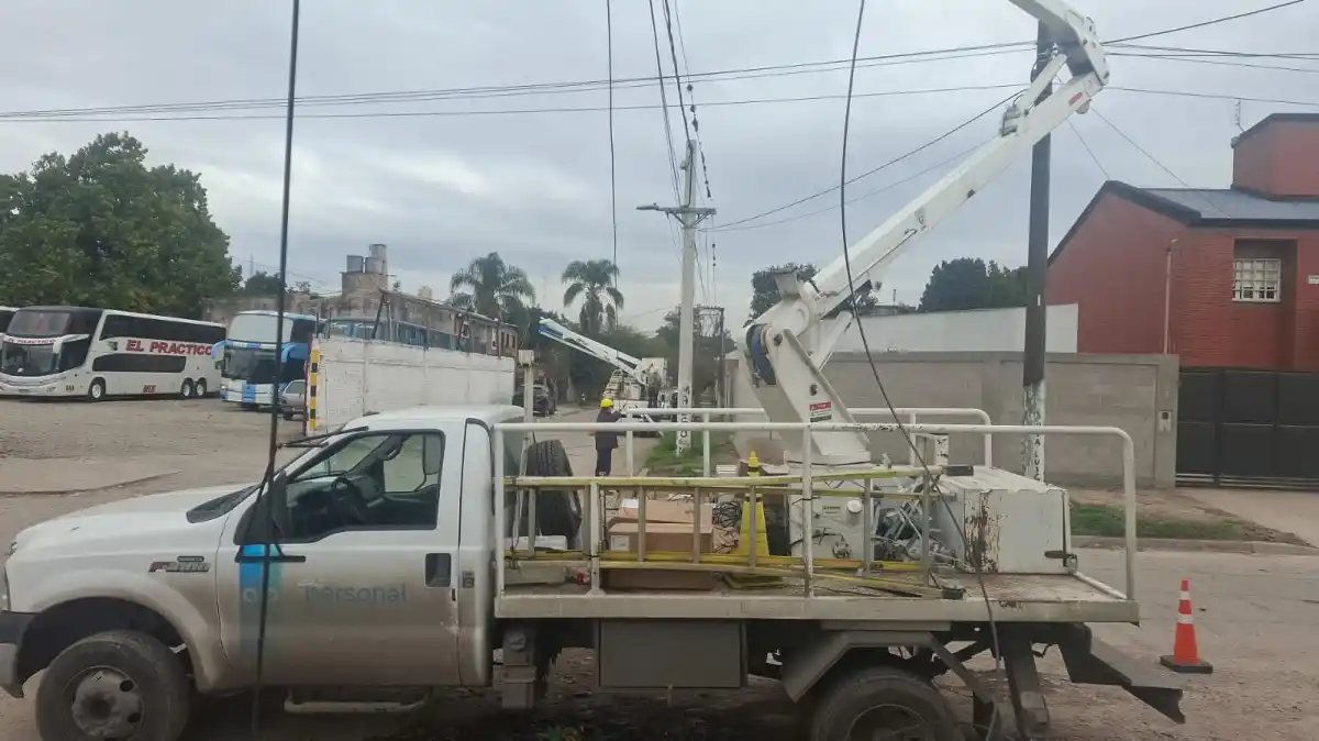 Vecinos denuncian una ola de robo de cables en el barrio Parque