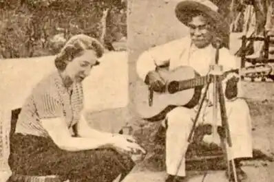 1941. Isabel Aretz registra música vallista con un grabador de 36 kg