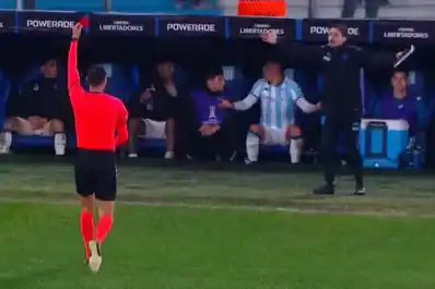 “¿A mí? No dije nada”: la insólita expulsión de Marcos Rojo con Racing en la Copa Libertadores