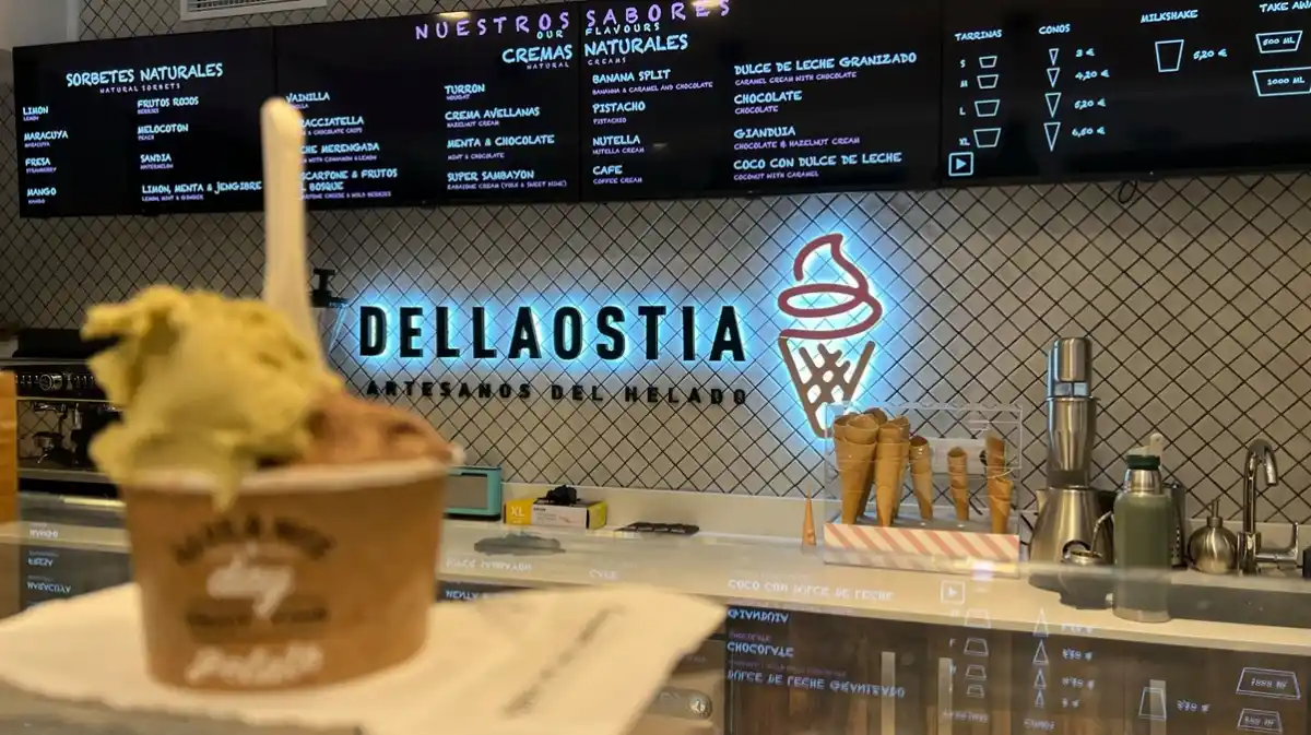 Barcelona: vandalizan una heladería argentina, tras un boicot por no atender en catalán: “Este local es nuestro enemigo”