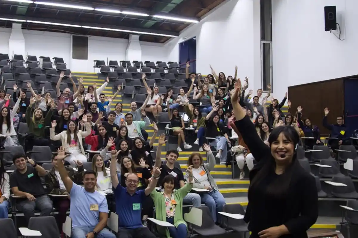 CAPACITACIÓN. La Facultad de Ciencias Económicas de la UNT dictará desde agosto un curso de oratoria presencial con la locutora y licenciada Gisele Arenas como docente