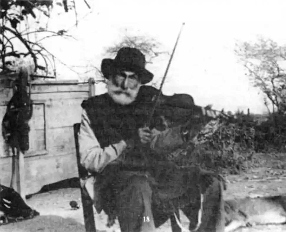 Recuerdos fotográficos: 1941. Los “gracejos” del músico “casi ciego” de Chicligasta