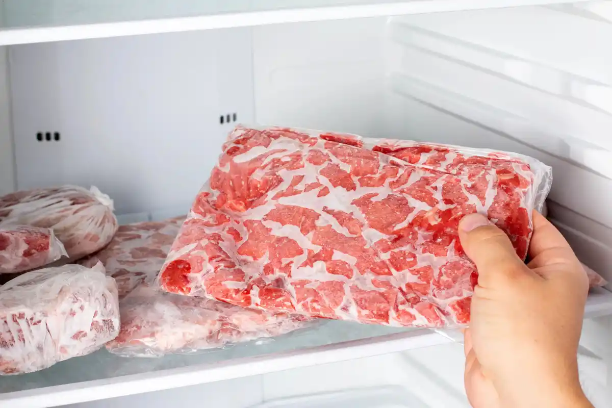 Tres trucos para descongelar carne sin poner en riesgo tu salud
