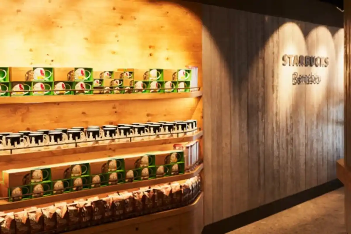 Starbucks abre en el Bernabéu su tienda más grande en España: un espacio único con mixología, café premium y cultura