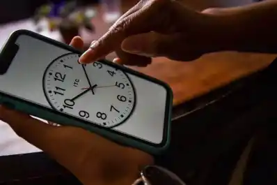 Qué implicaría para los argentinos el cambio de huso horario