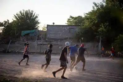 Los éxodos cotidianos en un Tucumán que se desangra