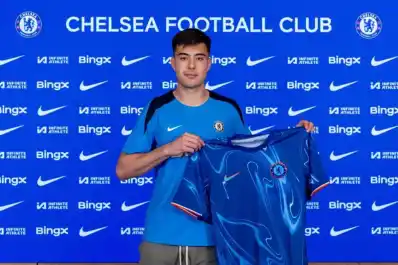 Aaron Anselmino, sin rodaje en Chelsea y cerca de un préstamo al Borussia Dortmund