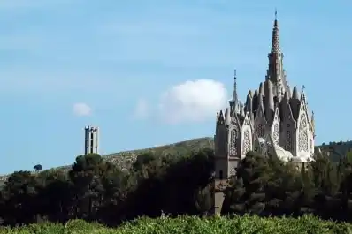 El santuario modernista cerca de Barcelona que parece una mini Sagrada Família