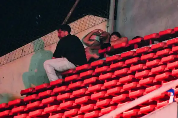 El parte médico que conmocionó a todos: un hincha de Universidad de Chile lucha por su vida