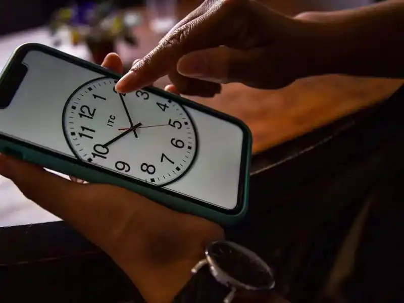 A UN PASO DE SER OFICIAL. Podría haber modificaciones pronto en los relojes de toda la Nación.