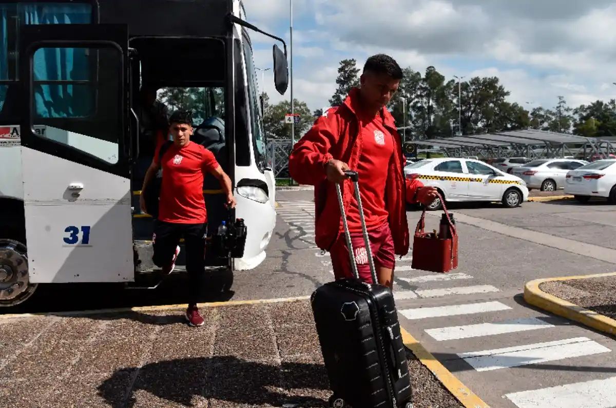 Paro aéreo y vuelo reprogramado para San Martín: ¿corre riesgo el partido del lunes con All Boys?