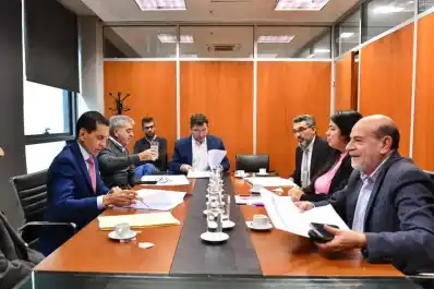 Buscan regular la responsabilidad en estacionamientos y en la seguridad de los autos