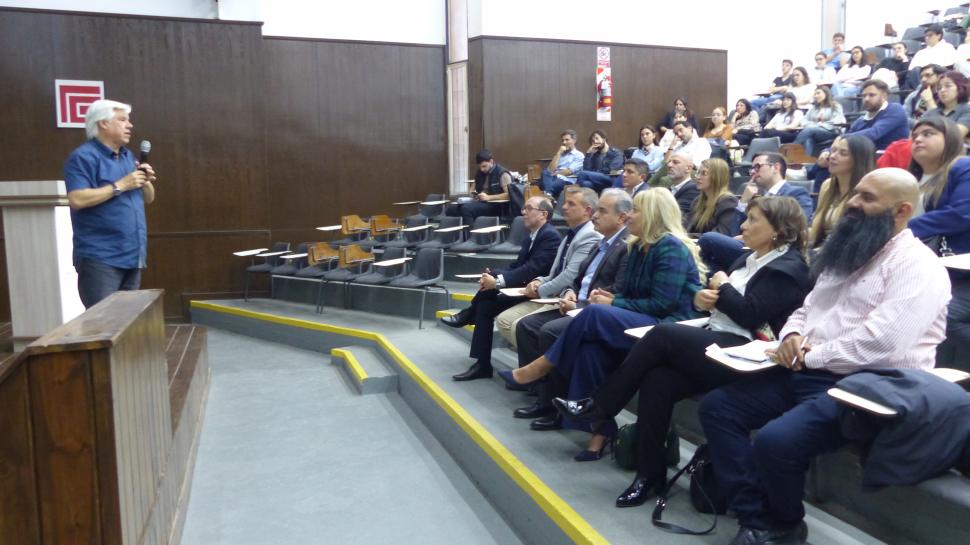 EN TUCUMÁN. Disertó en Ciencias Económicas (UNT).