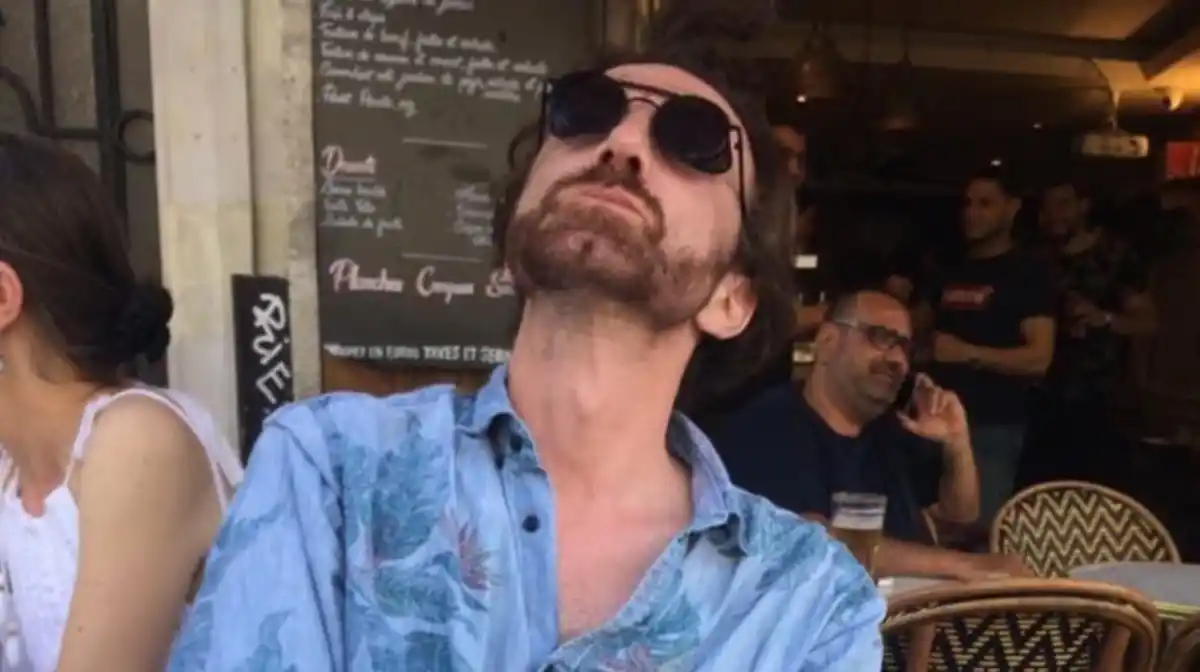 Tragedia durante un rodaje: murió el asistente de producción de Emily en París mientras trabajaba