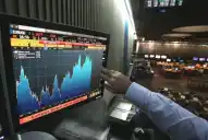 Los audios del escándalo hicieron saltar el dólar y desplomaron las acciones en la city