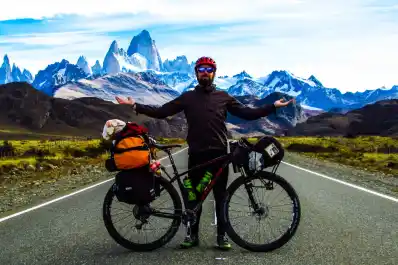 La diabetes no es un límite: cómo será la travesía del tucumano que pedaleará hasta Alaska en bicicleta