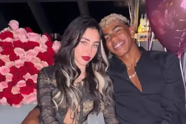 Lamine Yamal confirma su romance con Nicki Nicole en una romántica celebración de cumpleaños