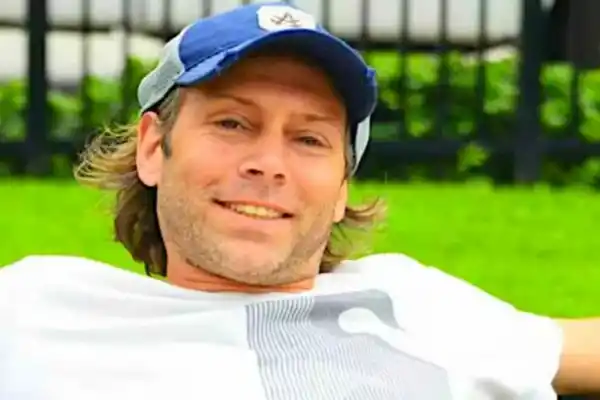 Presuntas coimas: uno de los dueños de Suizo Argentina se presentó en Comodoro Py y entregó su celular