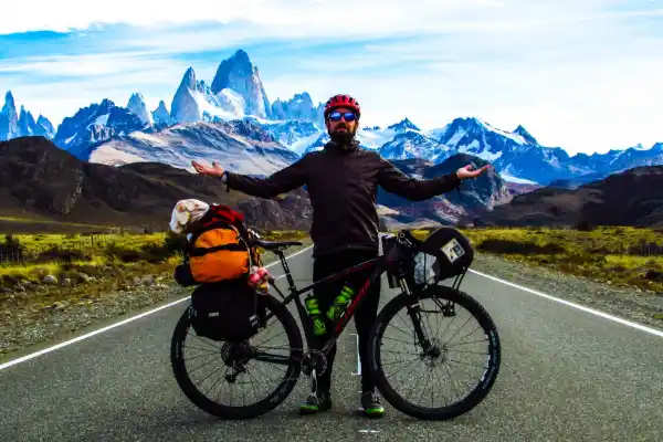 La diabetes no es un límite: cómo será la travesía del tucumano que pedaleará hasta Alaska en bicicleta