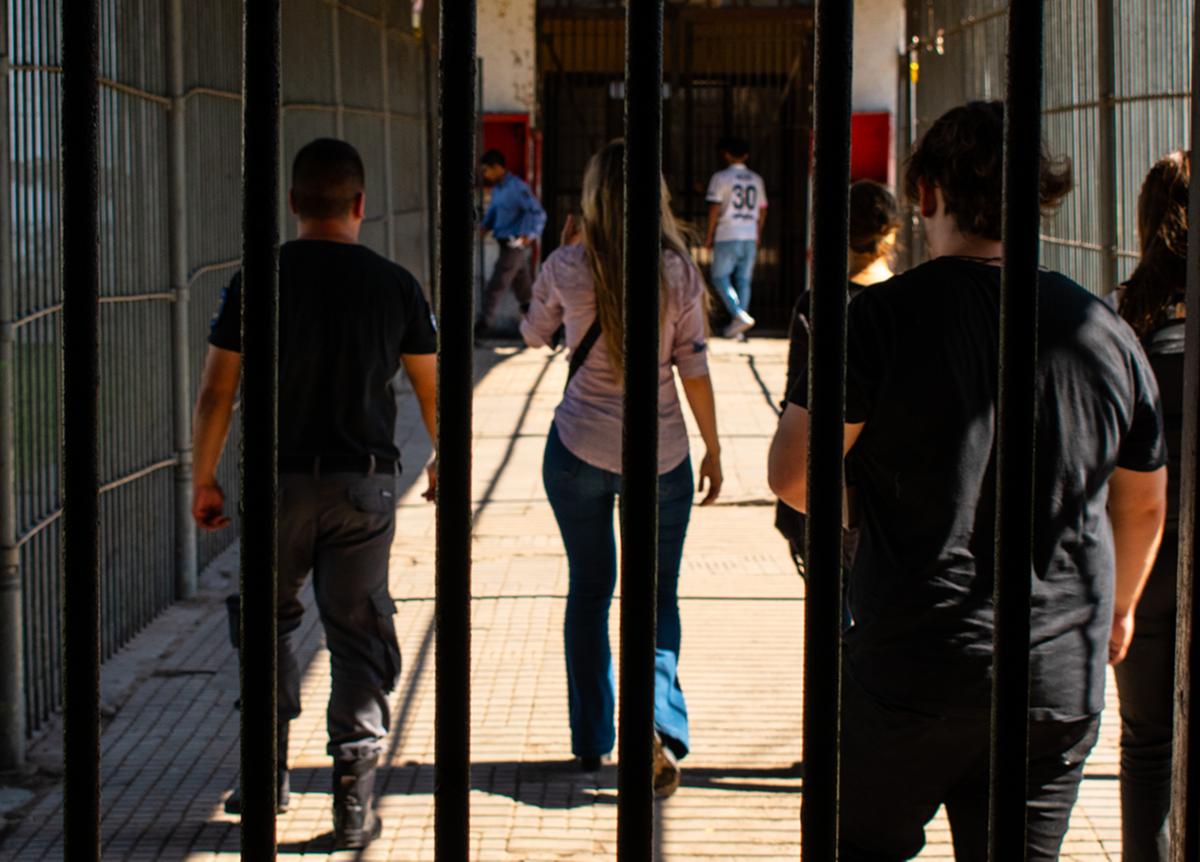 EL MIEDO COMO MOTOR. Para Camila Guerra, abogada y docente universitaria, vivir hechos de inseguridad personal la llevó a involucrarse en un proyecto de reinserción social y laboral para personas privadas de libertad. / CORTESÍA CAMILA GUERRA