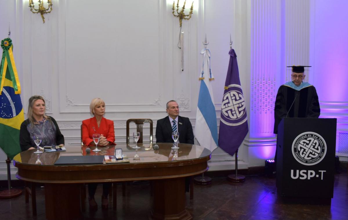 La San Pablo-T distinguió con el Doctor Honoris Causa al economista brasileño Plinio Nastari